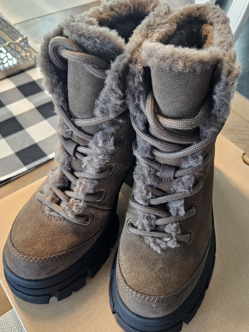 UGG Women's Brooklyn  Lace-Up Cuff Ankle Boots Stacked Heel - Size: US 7/ UK 38 - Picture 2 of 9
